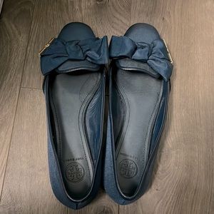 navy blue Tory Burch bow flats size 8